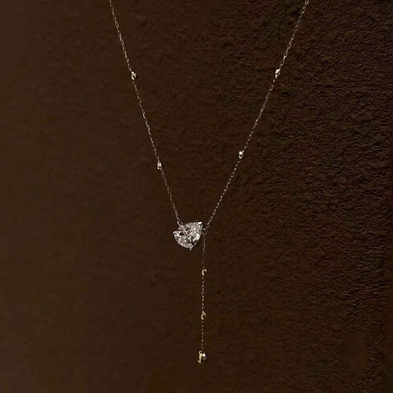 The Odette | Pear Cut Lariat Lab-Grown Diamond Necklace (18K Gold)